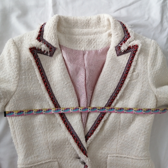 Veronica Beard Raw Edge Cutaway White Tweed Dickey Blazer with Red Trim 0 - Picture 14 of 17